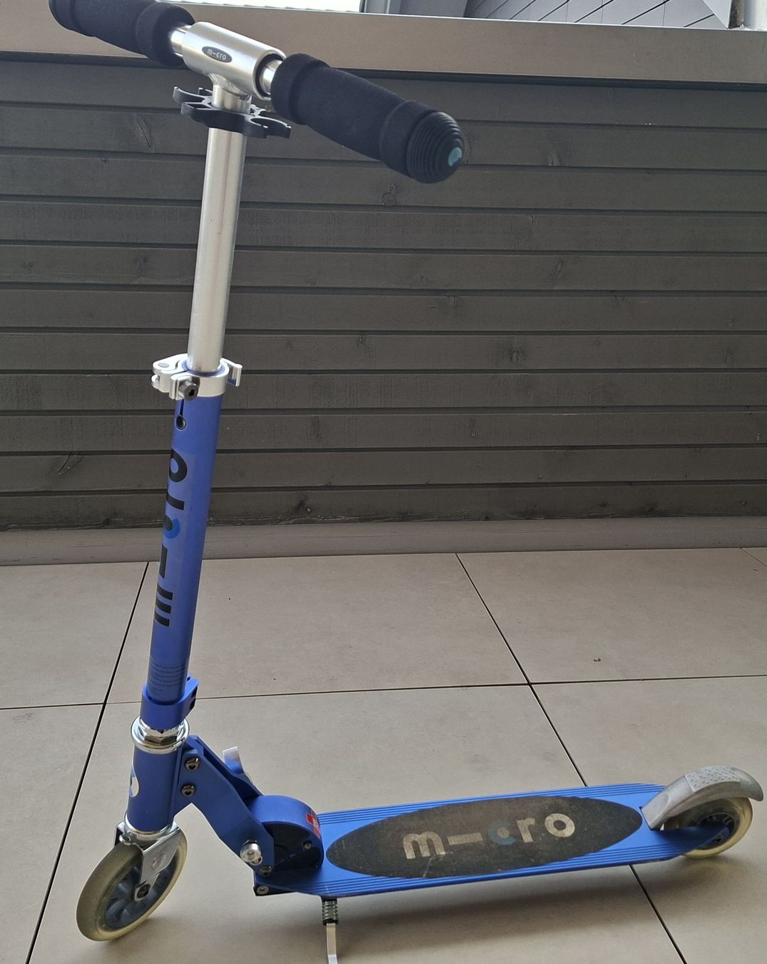 Micro Kickboard: Micro Scooter Blau 65 bis 95cm Lenkerhöhe  – Usato da Neukirch-Egnach venduto da Martin2019
