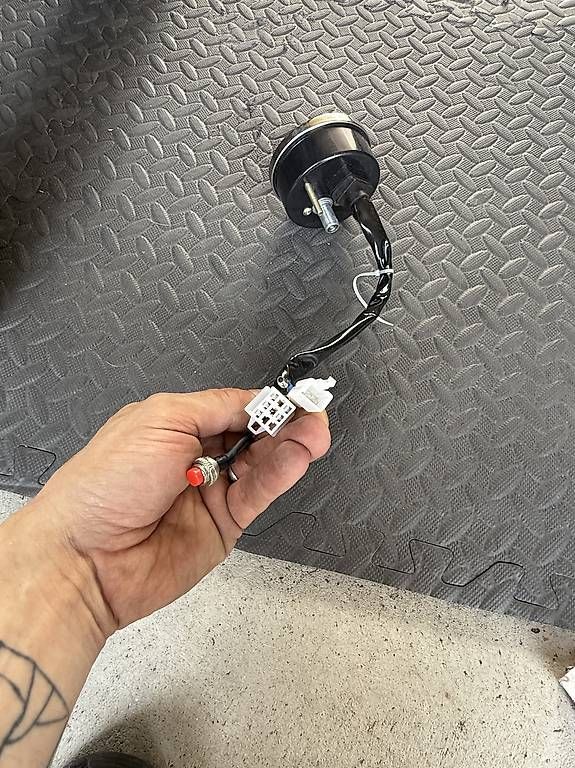 Royal Enfield Tutti i ricambio per moto: Conta chilometri digitale royal enfield – Usato da Verscio venduto da dai_jyb8 2