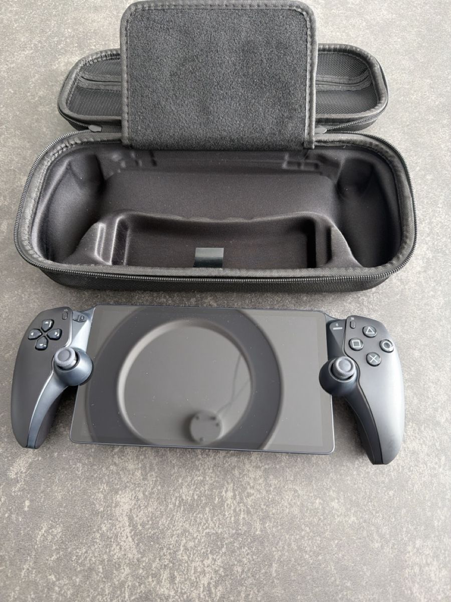 Sony Console: PS Portal (PS5) mit Case – Nuovo (secondo la descrizione) da Kriens venduto da AA.RR 4