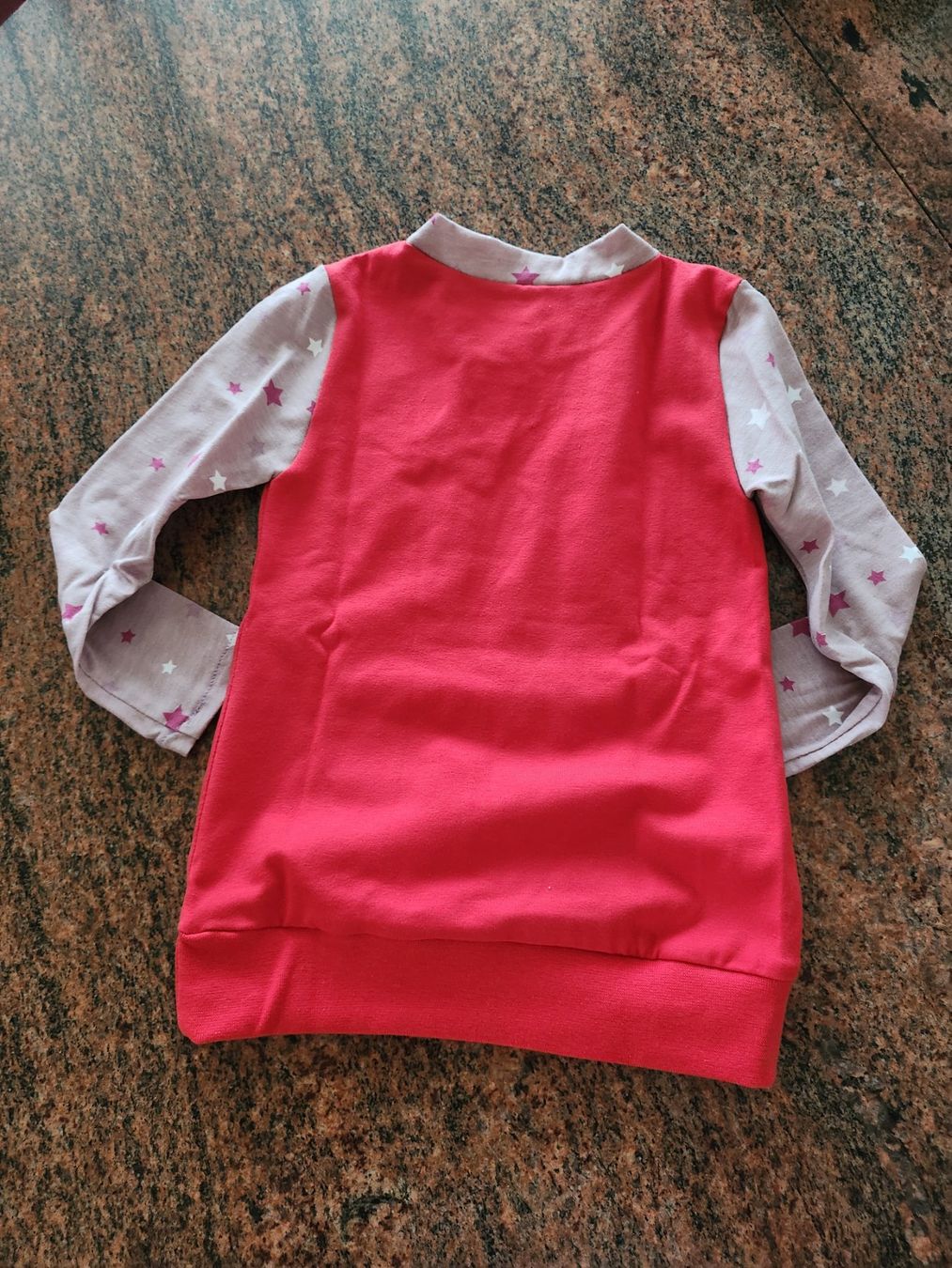 Maglioni & Felpe: roter Mädchenpullover mit Sternenärmel Gr. 80, Handmade, neu – Nuovo (secondo la descrizione) da Othmarsingen venduto da pao_2xld 1