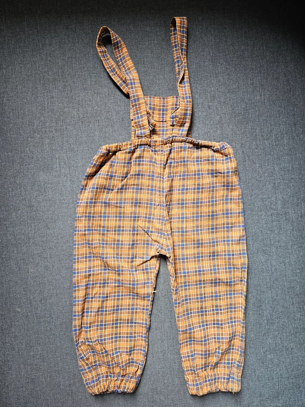 Hosen: Latzhose Gr. 92 – Gebraucht aus Worb von jun_fj8w 1