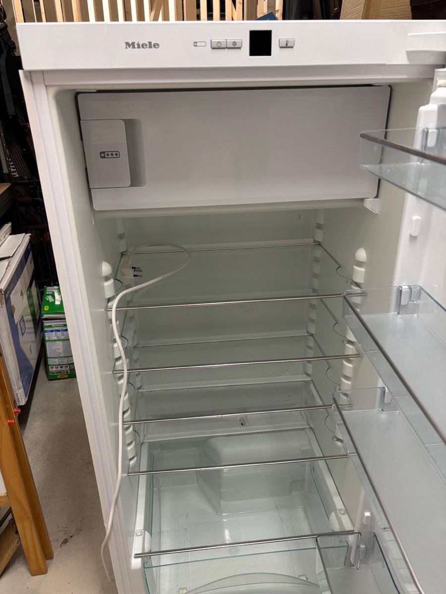 Réfrigérateurs: Miele Einbaukühlschrank – D'occasion à Zug par ugn_qbz5 1