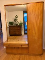 Schöner vintage Kleiderschrank mit Spiegel - Art déco Style