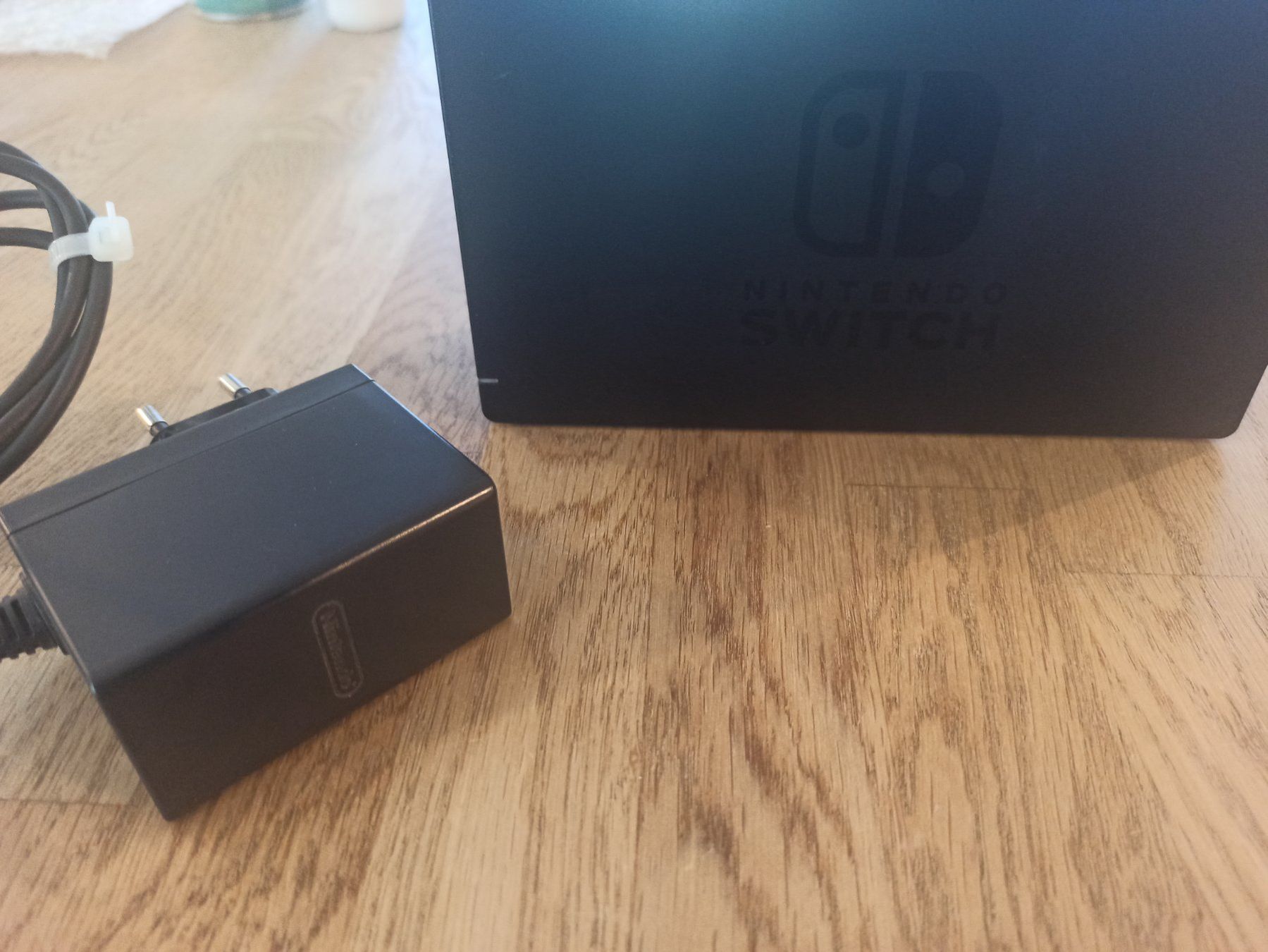 Docking station: Original Nintendo Switch TV-Dockingstation mit Netzteil NSW – Usato da Oberweningen venduto da mar_87mx 3