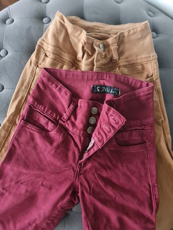 2 x Hosen, Gr. 30 oder 40, bordeaux/beige, Top!