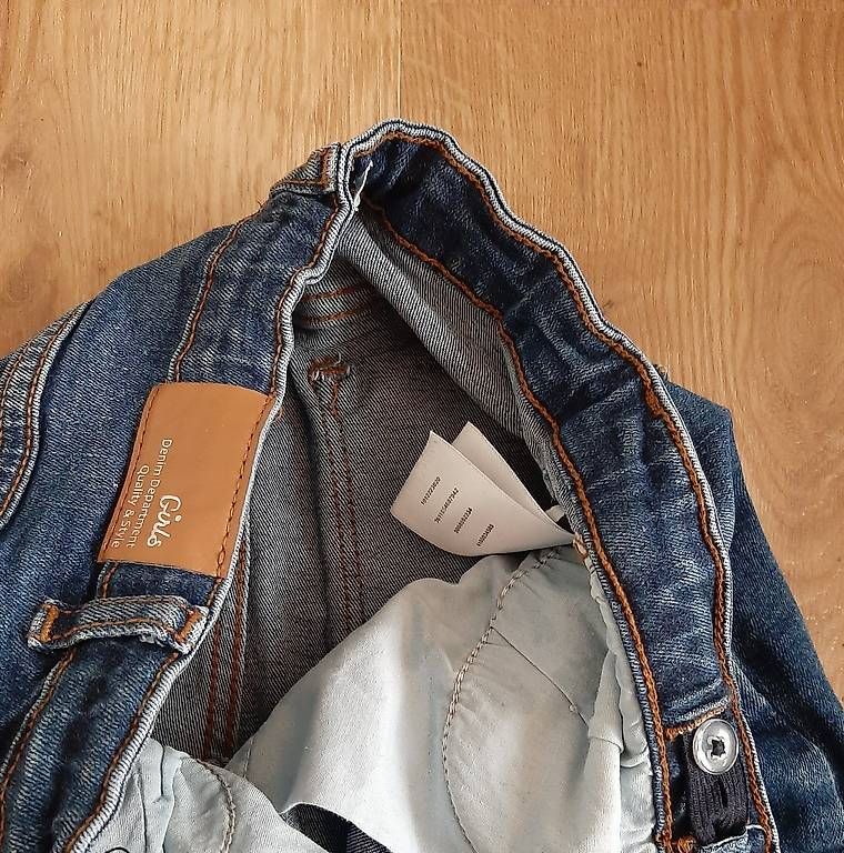 Hosen: Schöne Mädchen-Jeans blau von Vertbaudet Gr. 128 – Gebraucht aus Bütschwil von enzian008 3