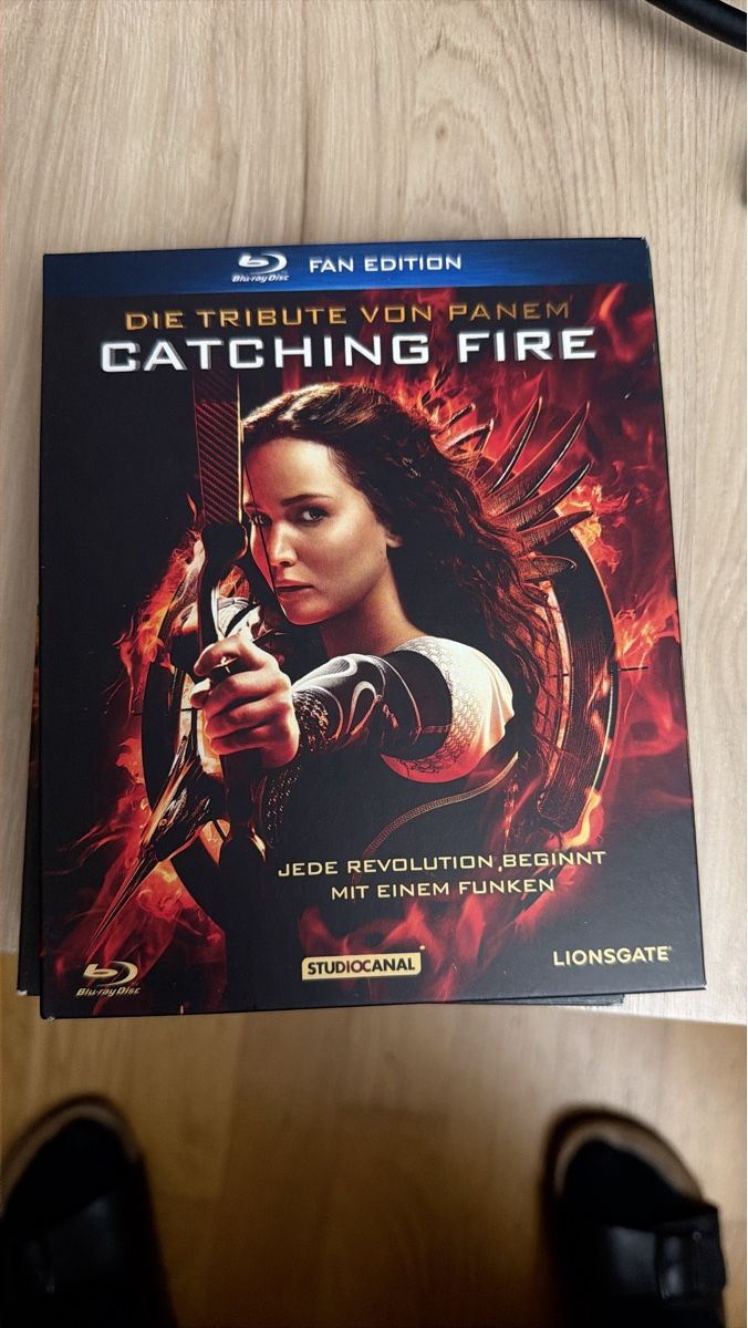 Tutti i DVDs: Die Tribute von Panem - Catching Fire Blu-ray Fanedition – Nuovo (secondo la descrizione) da Rickenbach SO venduto da martink79