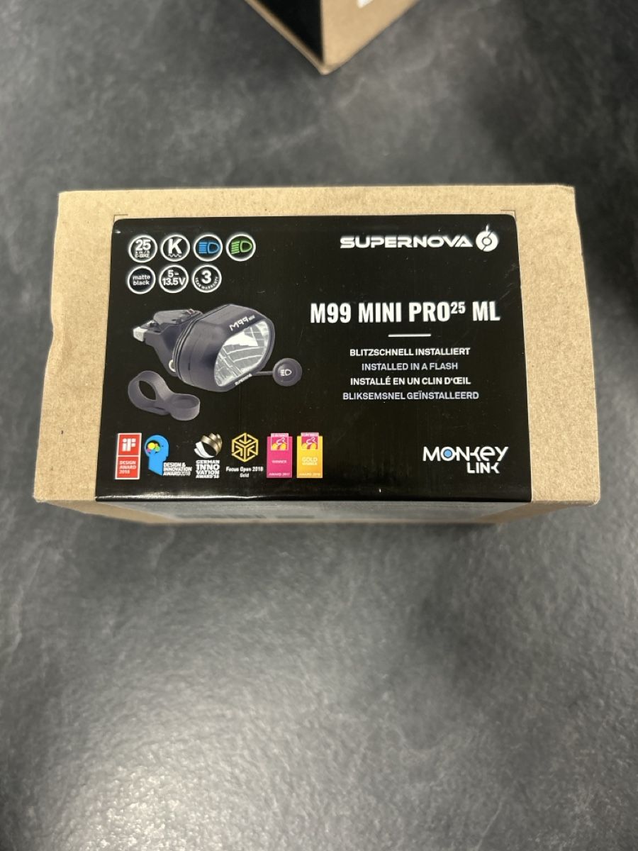 Supernova Pièces détachées: Neuer Supernova M99 Mini Pro25 Scheinwerfer – Neuf avec emballage d'origine à Jens par knippcycling