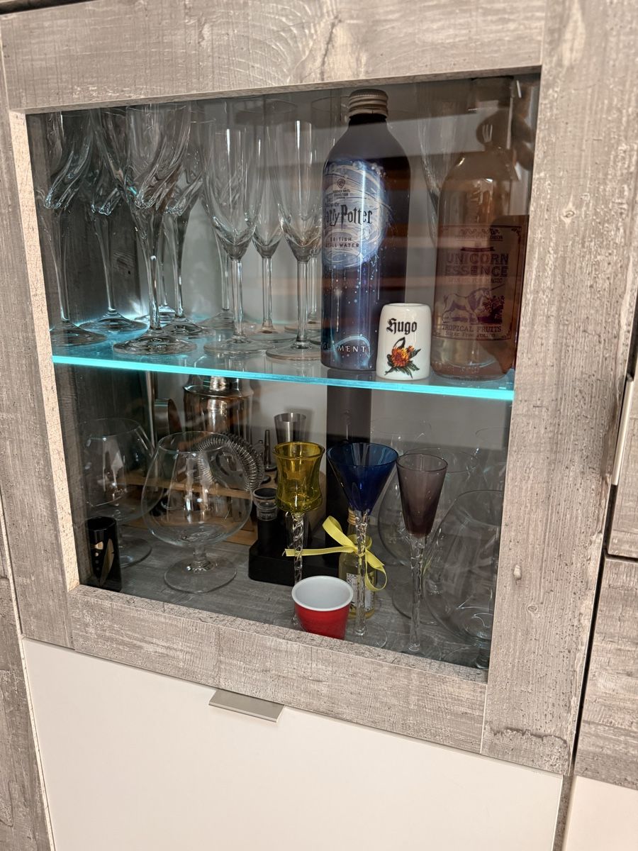 Vitrines: Vitrine mit Licht – D'occasion à Nesselnbach par Karotequi 4