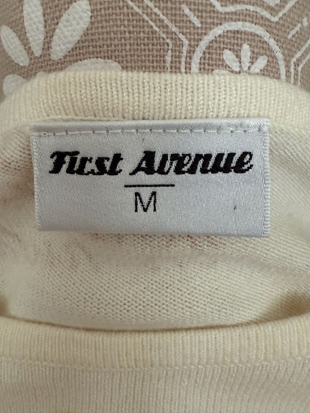 Top: First Avenue - Top - Pull - Haut - M – Usato da Sion venduto da accroshoes 5