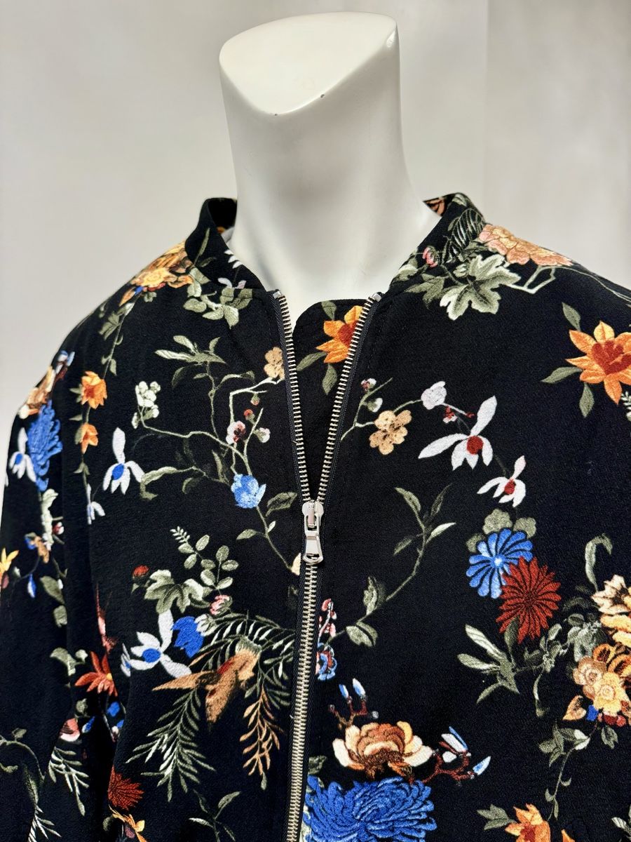 Zara Giacche: Blumenmuster Bomberjacke, Grösse M – Usato da Romanshorn venduto da san_9h2d