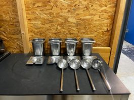 4 x 1/6 GN 20 cm mit Deckel und 4 Schöpfkellen