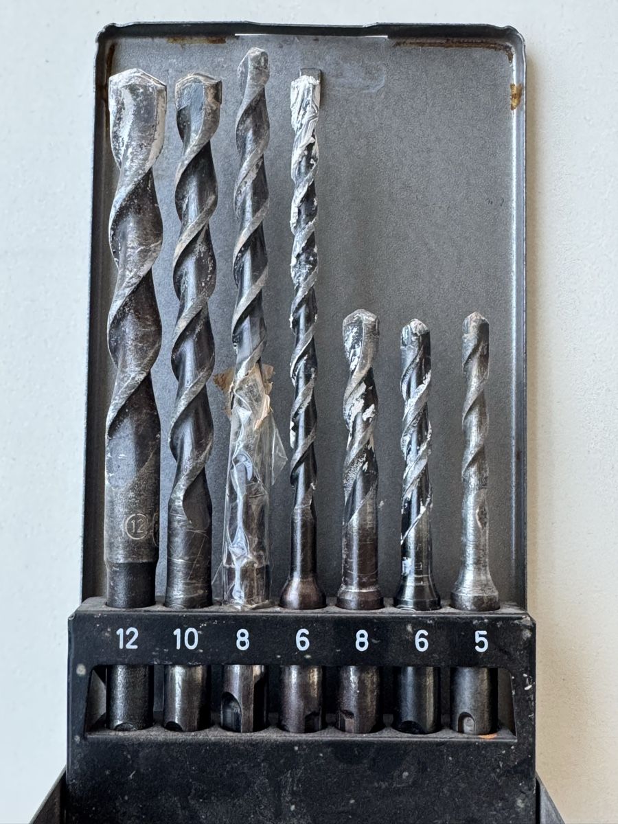 Bosch Tutti gli attrezzi: BOSCH SDS-plus Bohrerset 7-teilig Metallkassette – Usato da Zürich venduto da Nobs1