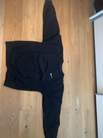 Nike Pullover schwarz mit Logo akzeptabler Zustand