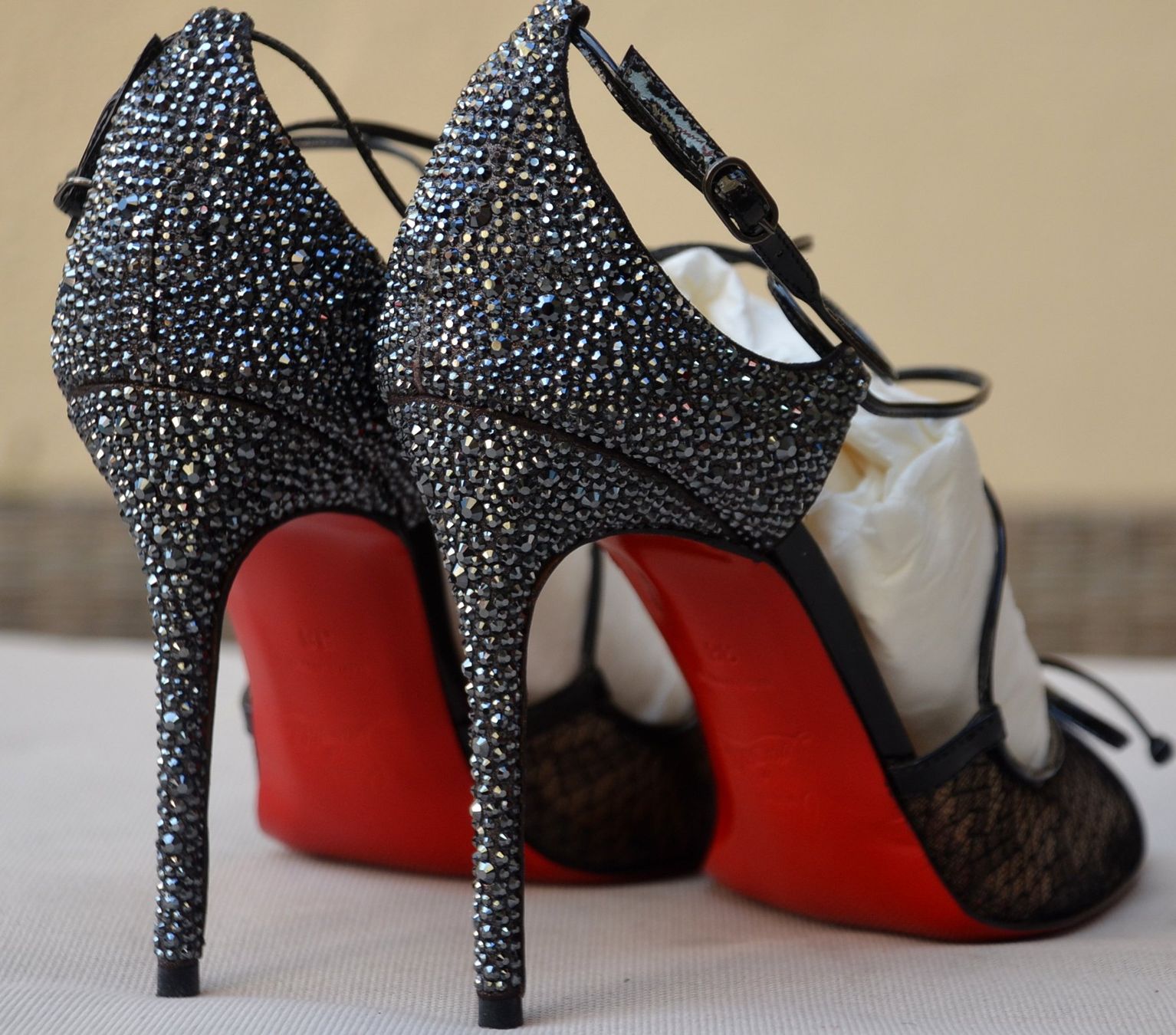 Christian Louboutin Damenschuhe: Pumps Christian Louboutin  . 38 – Gebraucht aus Collonges von Auganien 5