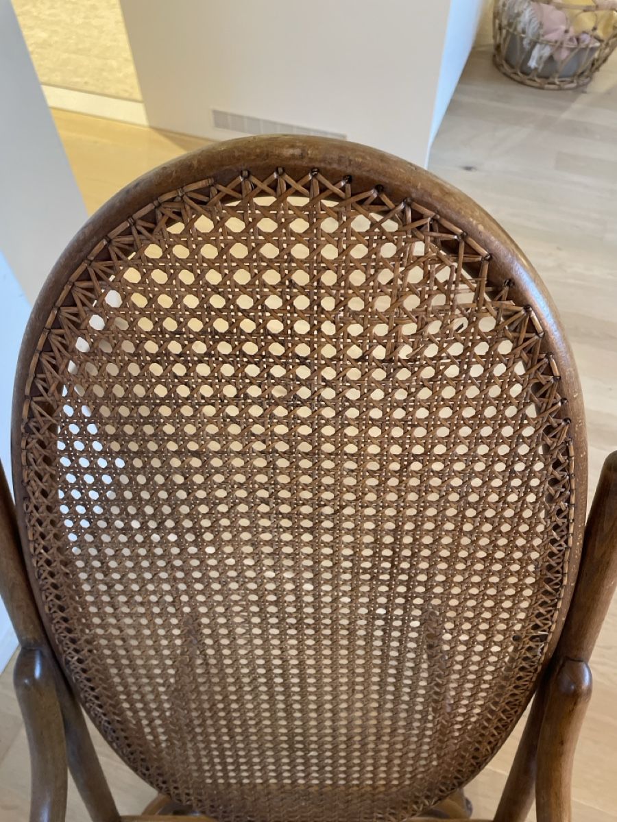 Stühle: Rattan-Schaukelstuhl antik – Gebraucht aus Schaffhausen von Ginavo 2