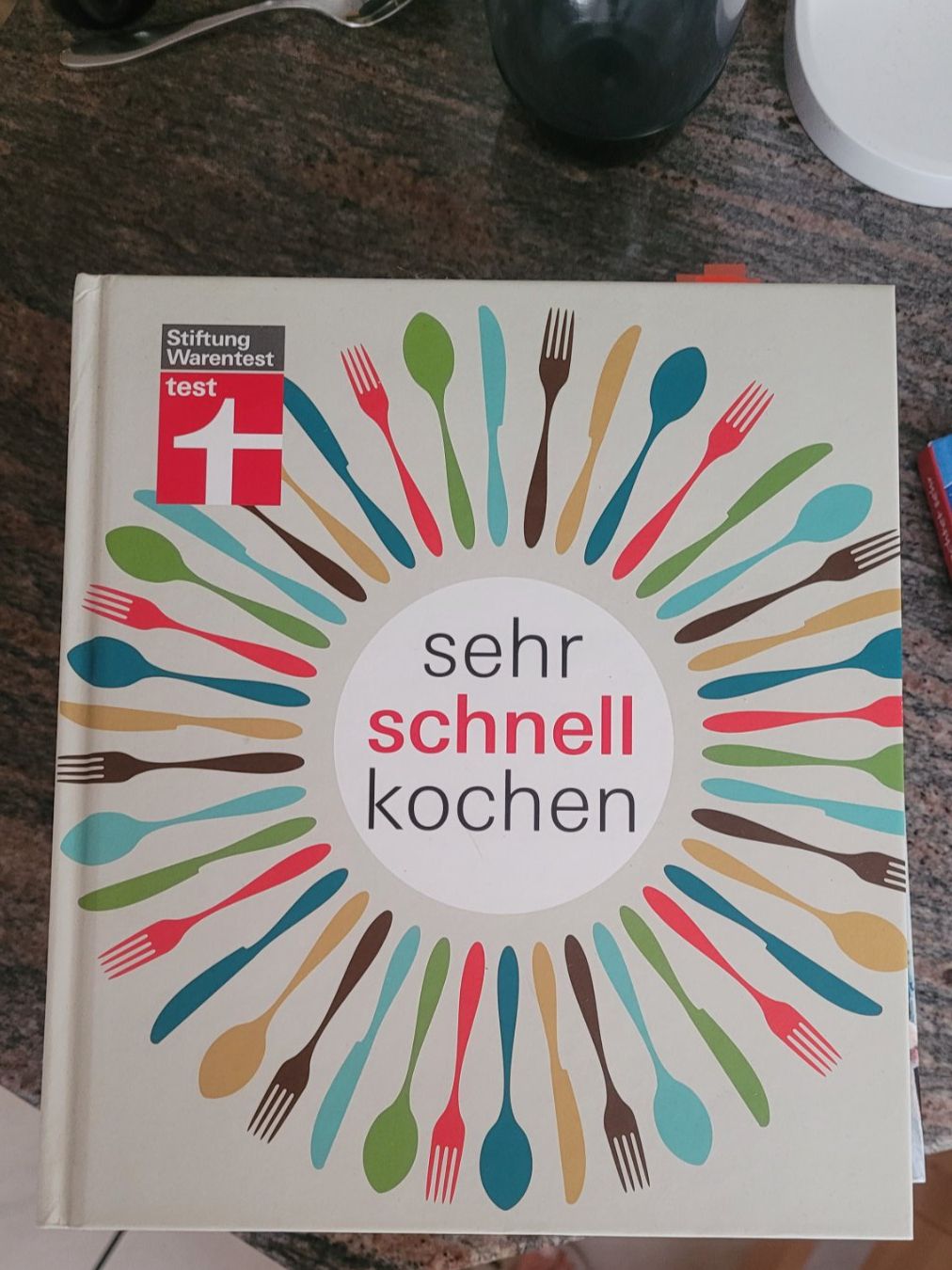 Libri: Kochbuch "Sehr schnell kochen" Stiftung Warentest Top! – Nuovo e nell'imballaggio originale da Suhr venduto da sla_p652