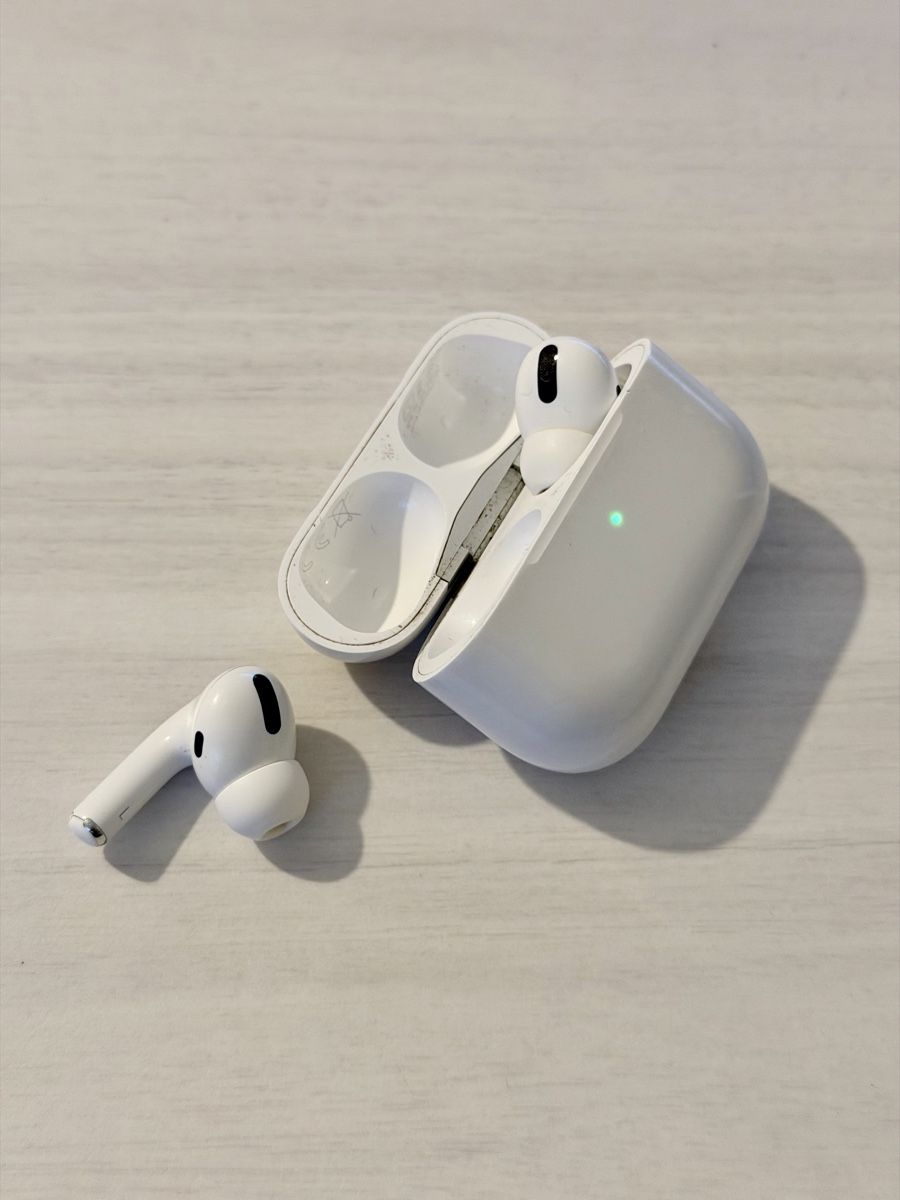Apple Cuffie: Apple AirPods Pro 1. Generation – Usato da Kriens venduto da minuB