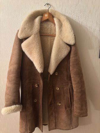 Manteau en peau retournée pour homme
