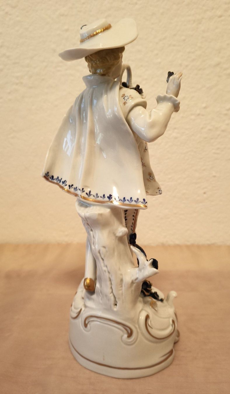 Figuren: Porzellan Sitzendorf "Junge mit Blumen" – Gebraucht aus Schwerzenbach von oldthings79 5