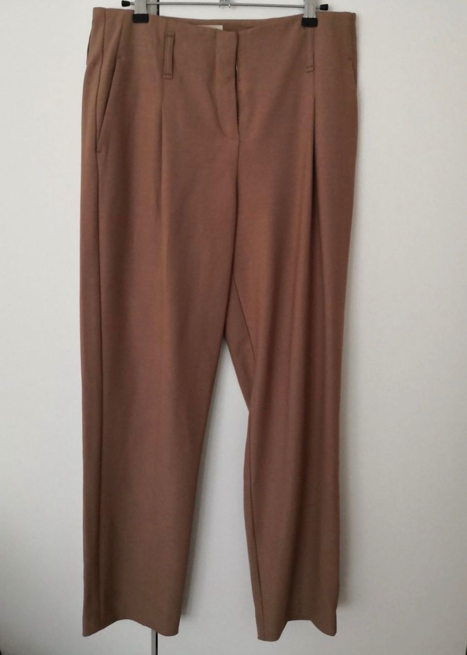 Sezane Pantaloni: Trousers camel Sezane 38 – Usato da Schafisheim venduto da RubyWalter