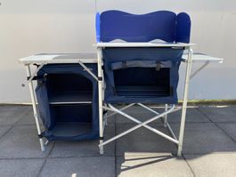 Camping-Küchenschrank mit Windschutz für Kocher