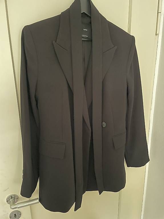 Mango Giacche: Blazer Mango schwarz – Usato da Niederurnen venduto da sabakx 3