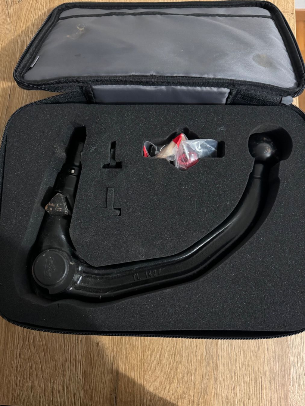 Ganci per rimorchio: Crochet d’attalage Tesla Model 3 – Usato da Epalinges venduto da K.86 1
