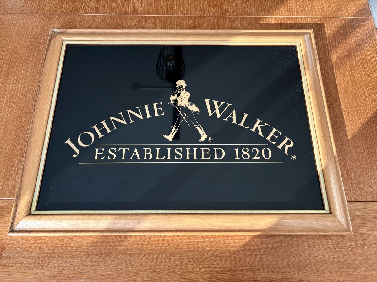 Foto & Immagini: Johnnie Walker Bild mit Glas Vintage – Usato da Gelterkinden venduto da G-Power-Cars