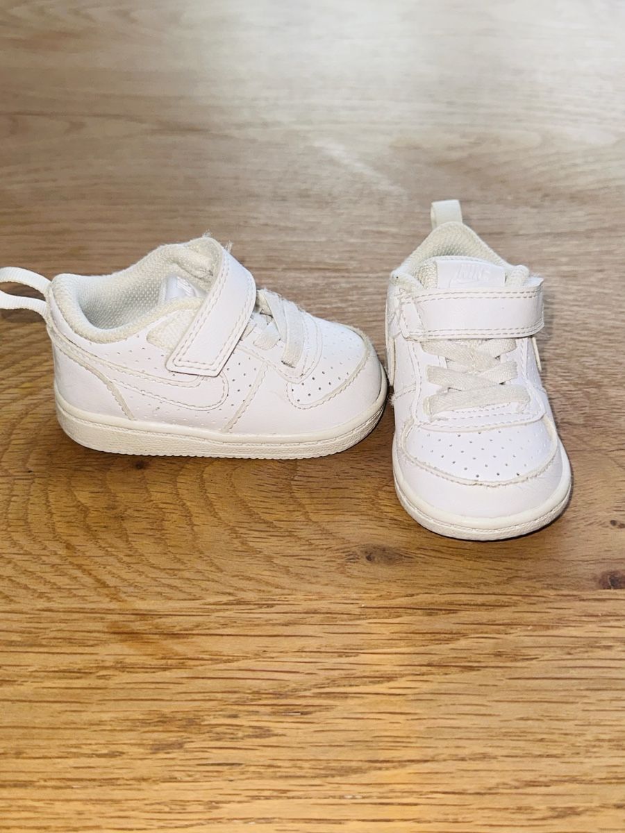 Nike Scarpe per ragazzi: Nike Lauflernschuhe, Gr. 18.5, Weiss - Top – Usato da Wettingen venduto da hak_52m8