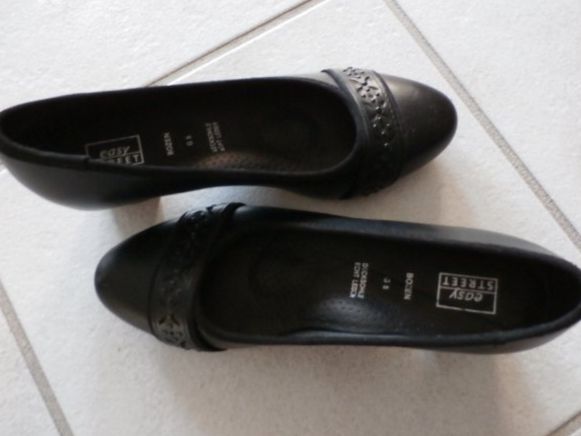 Scarpe da donna: lässige Pumps Gr. 5 (38) – Nuovo (secondo la descrizione) da Würenlingen venduto da Delfinli1