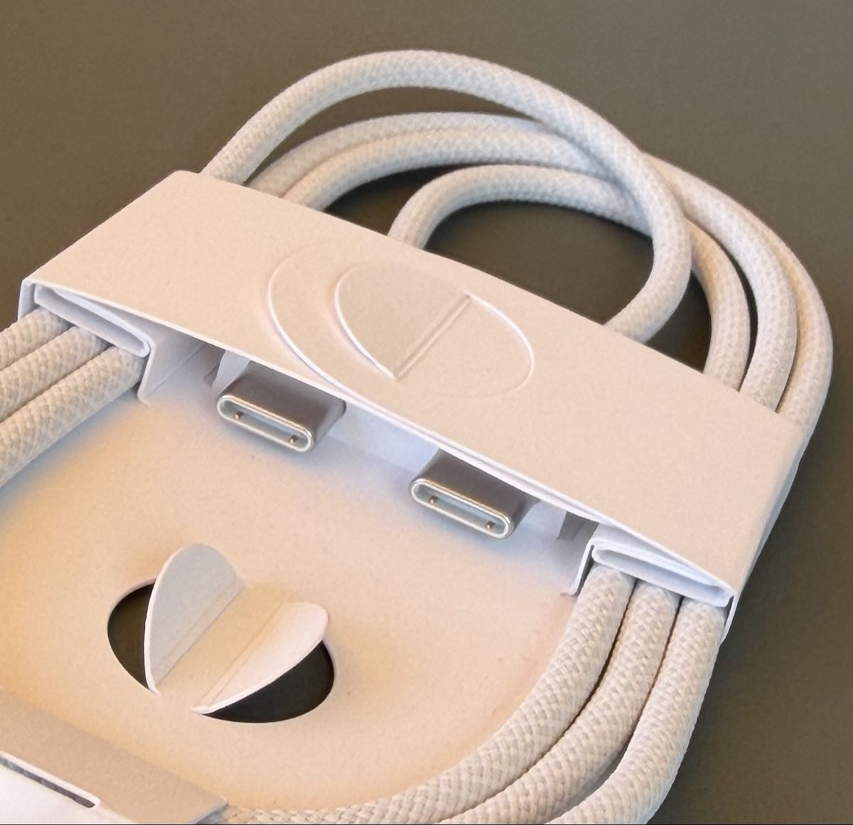 Apple Kabel: Apple USB-C zu USB-C Kabel - Neu - 1m - Gewebe Isolierung – Neu und originalverpackt aus Genève von GMa1234 1