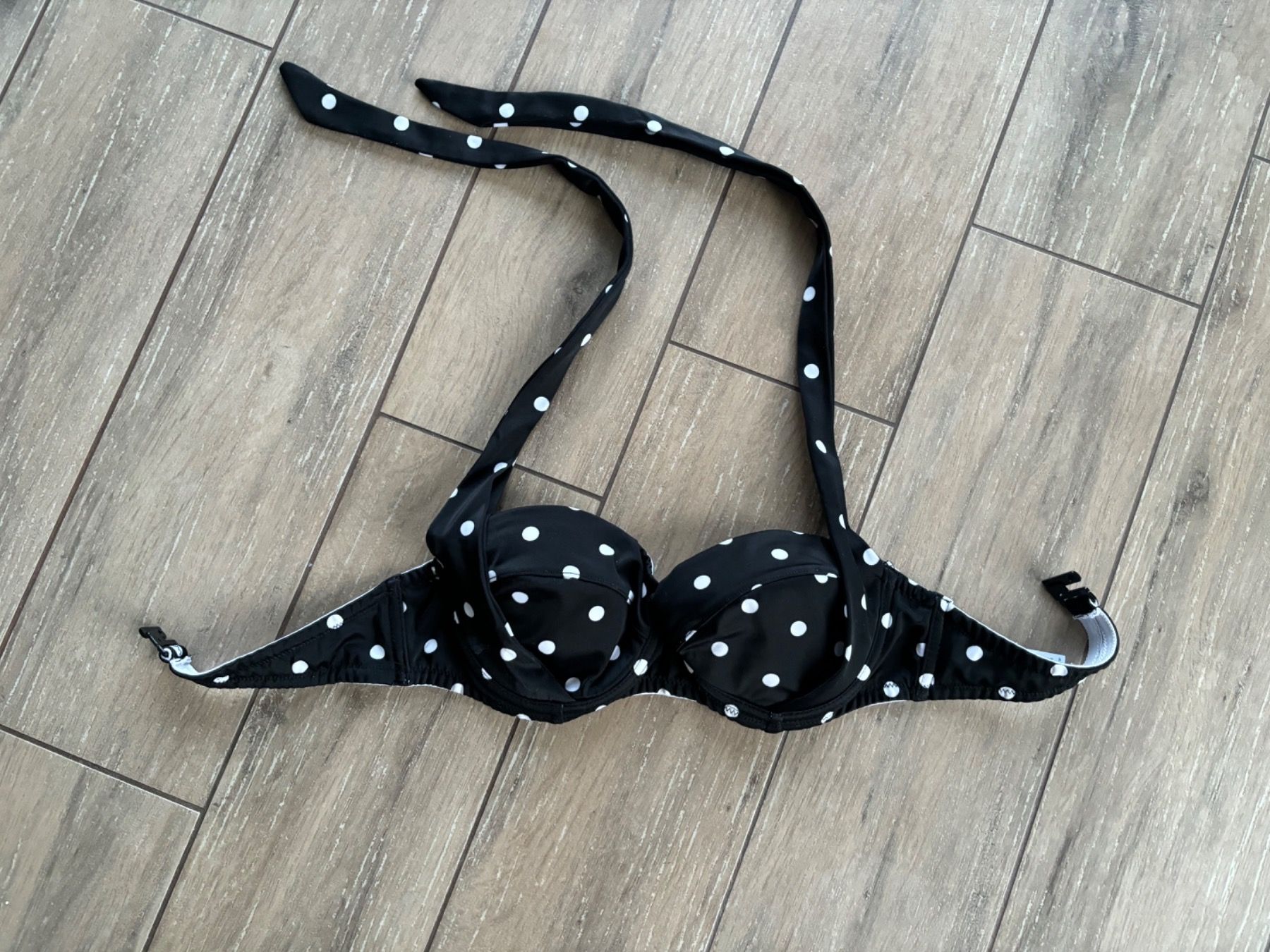Costumi da bagno & Bikini: 75B_Bikini Oberteil_wenig getragen – Usato da Versegeres venduto da kista
