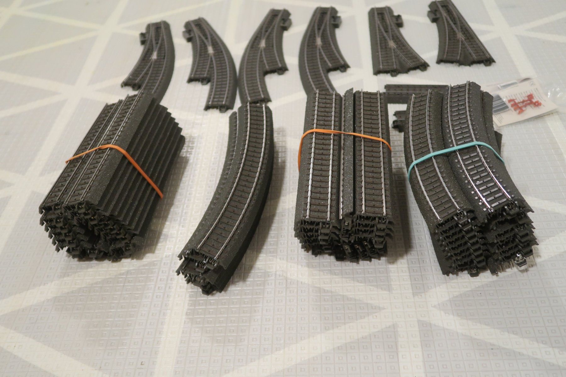 Märklin Modellini di ferrovie: Weichen und Gleise C-Gleis Märklin – Difettoso da Gravesano venduto da brontosauro 1
