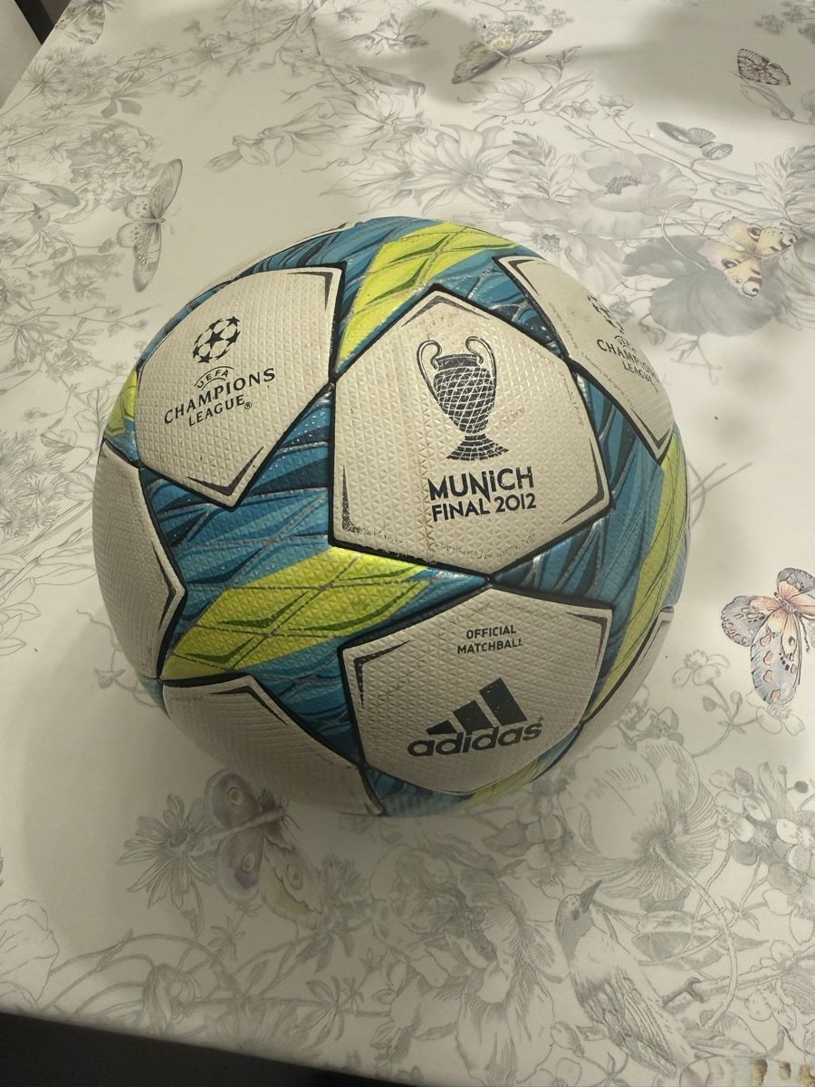Adidas Ballons: Champions League Final Ball 2012 – D'occasion à eglisau par schmied1992