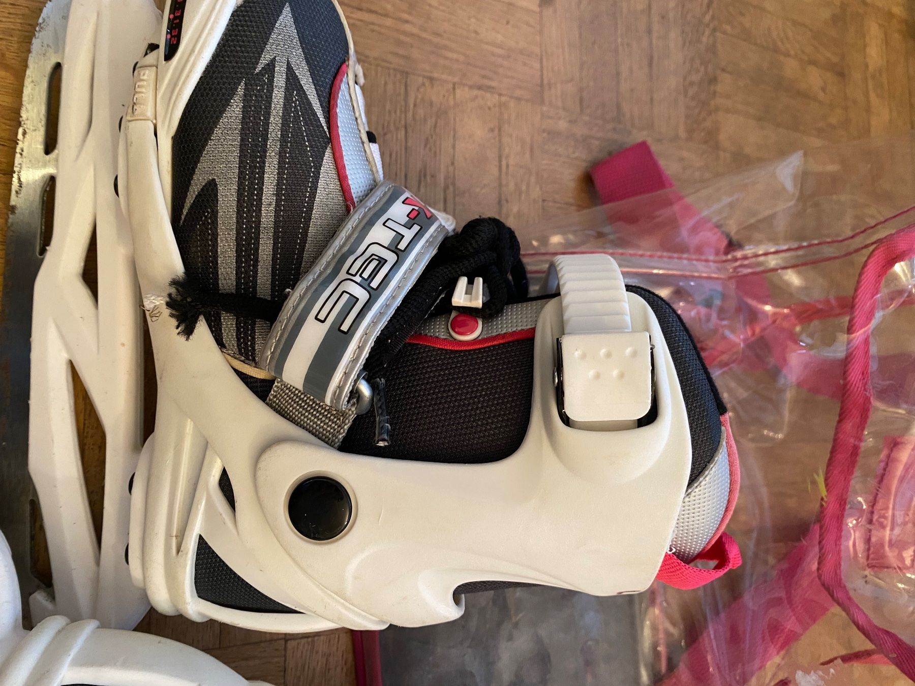 Pattini da ghiaccio: Schlittschuhe Verstellbare , Gr. 29-32 – Usato da La Tour-de-Peilz venduto da leu_hnf6 3