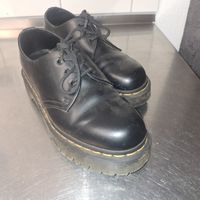 Dr. Martens Schuhe Leder Schwarz Grösse EU 40 sozusagen NEU 
