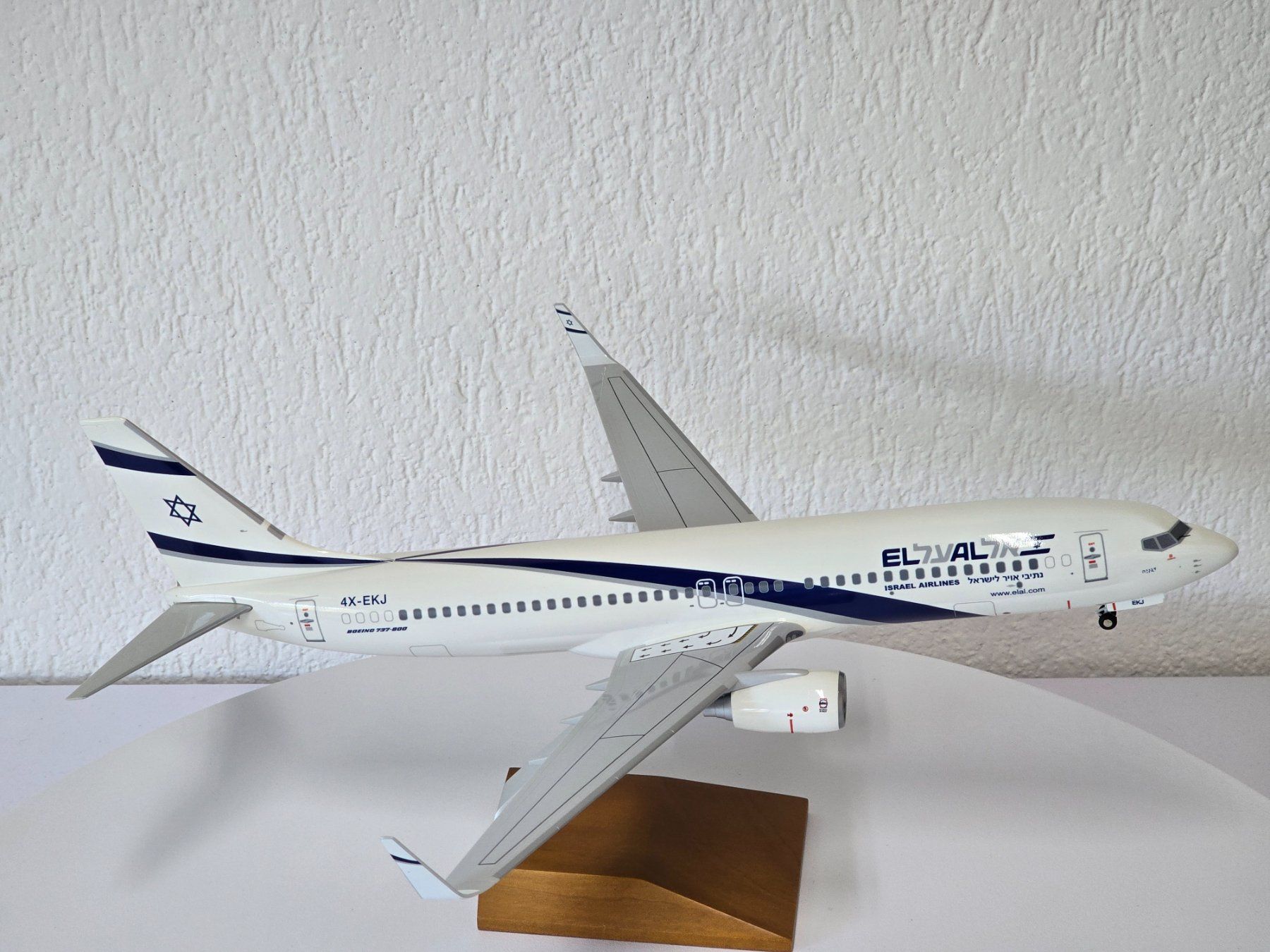 Modellbausätze & Standmodelle: Daron, Sky Marks, SKR 8225, ELAL, Boing 737-800, Vitrine – Neu (gemäss Beschreibung) aus Kloten von Nicola2 1