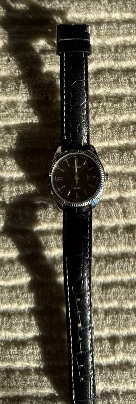 Casio Orologi: Armbanduhr Casio mit schwarzem Lederarmband – Usato da Wohlen AG venduto da thr_t5x8
