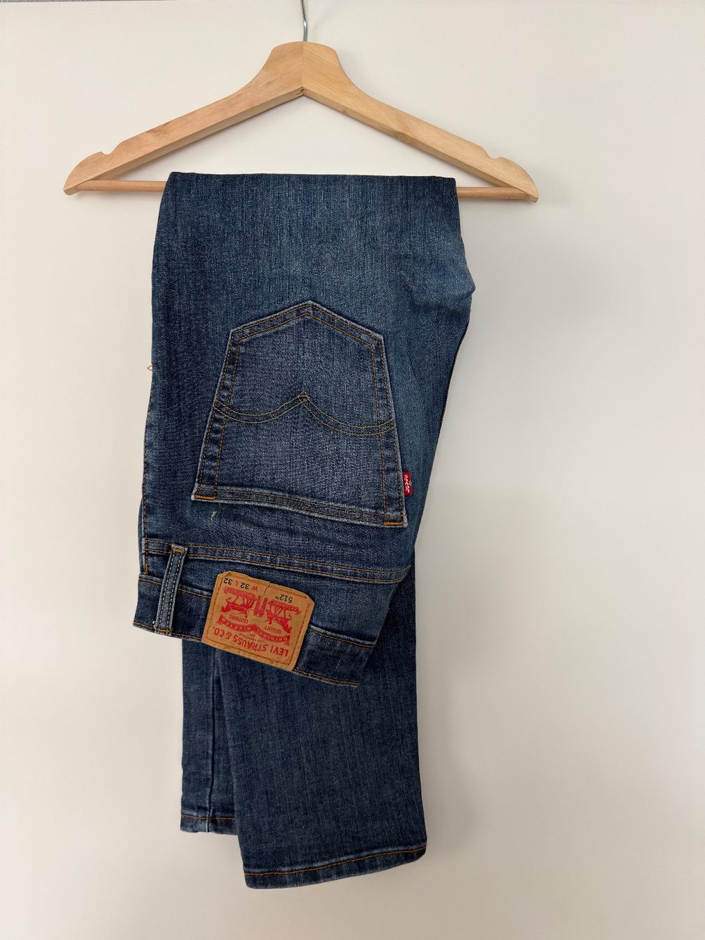 Levi's Jeans: Jean Levis 512 – Usato da Zürich venduto da kin_6n6t