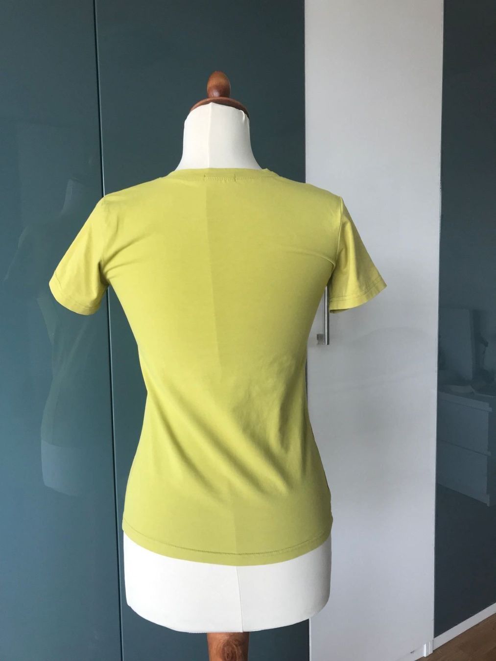 Mango T-shirt: Mango T-shirt 36S – Usato da Duebendorf venduto da Alexandertreyer 2