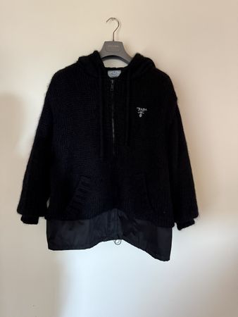 Prada Milano Strick- & Re-Nylon-Kapuzenjacke Schwarz Grö