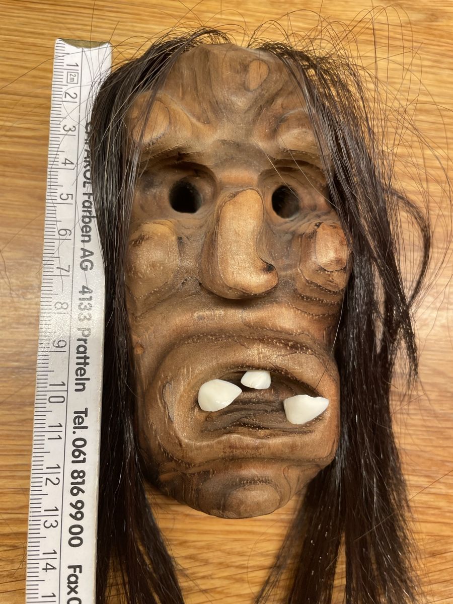 Altro in Antiquarato & Arte: Walliser Holzmaske ca 13cm – Usato da Niederbüren venduto da Poschti_19 4