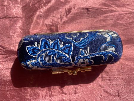 Lippenstift Etui NEU Lippenstiftbox Behälter Brokat Blumen