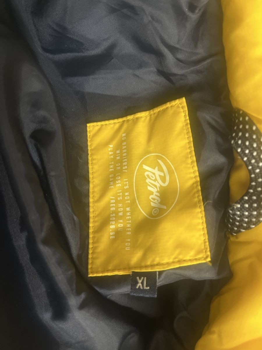 Jacken: Puffer Jacket Solid Yellow Quilted Design Unisex Size M – Gebraucht aus Hinteregg von ari_zzv6 3