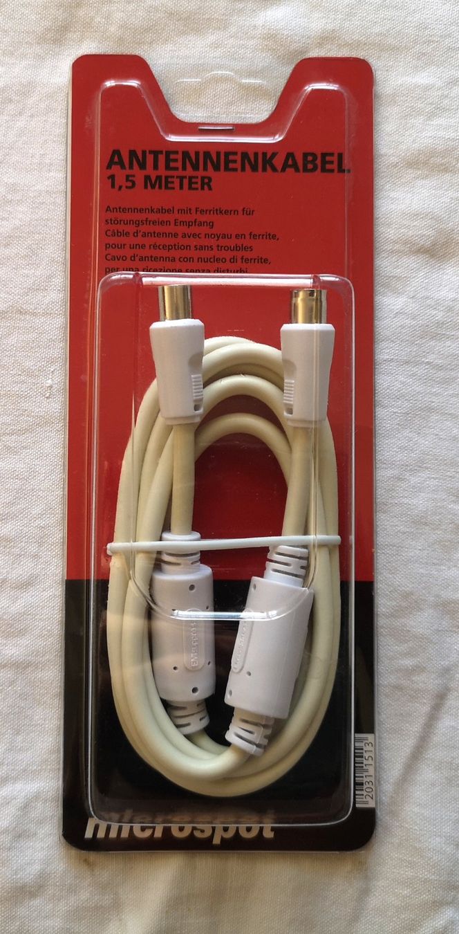 Microspot Cavi: NEU Antennennkabel 1,5 m "microspot" mit Störungsfilter – Nuovo e nell'imballaggio originale da Baldegg venduto da Manda61