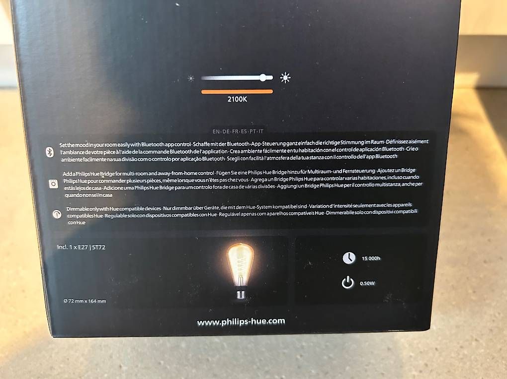 Philips Lampade: Philips Hue Thin Filament E27 580l 2100K 7.2W – Usato da Uster venduto da Marius_86 3