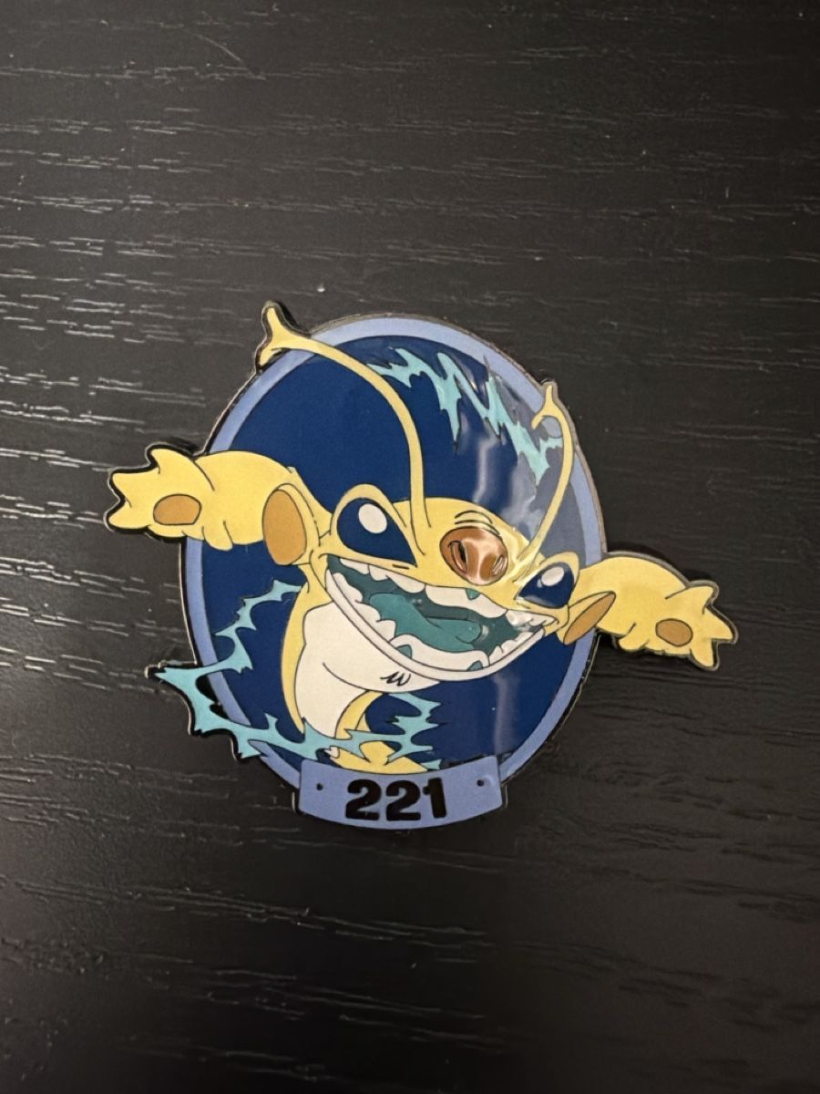 Disney Plaquettes & Badges: Disney Loungefly Pin Experiment 221 – Neuf (Voir description) à wynigen par Birnenmus