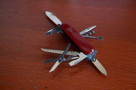 Victorinox "Huntsman" Schweizer Offiziersmesser