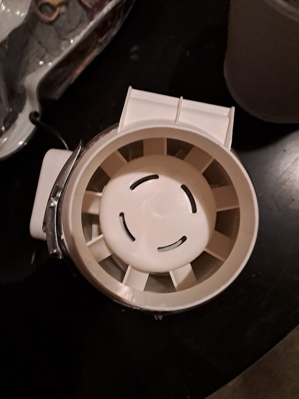 Purificatori d'aria: Aktivkohlefilter- Set mit passendem Rohr und Abzugventilator – Usato da Basel venduto da Allerleiii 3